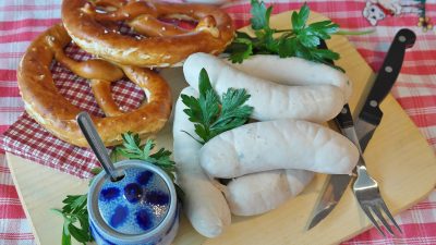 Comment réussir la cuisson parfaite du boudin blanc au four : découvrez nos astuces !